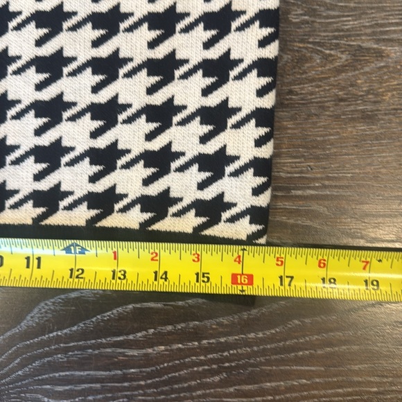 Skies Are Blue Black White Sweater Skirt Size S Stretchy Pencil Mini Houndstooth - Picture 6 of 9